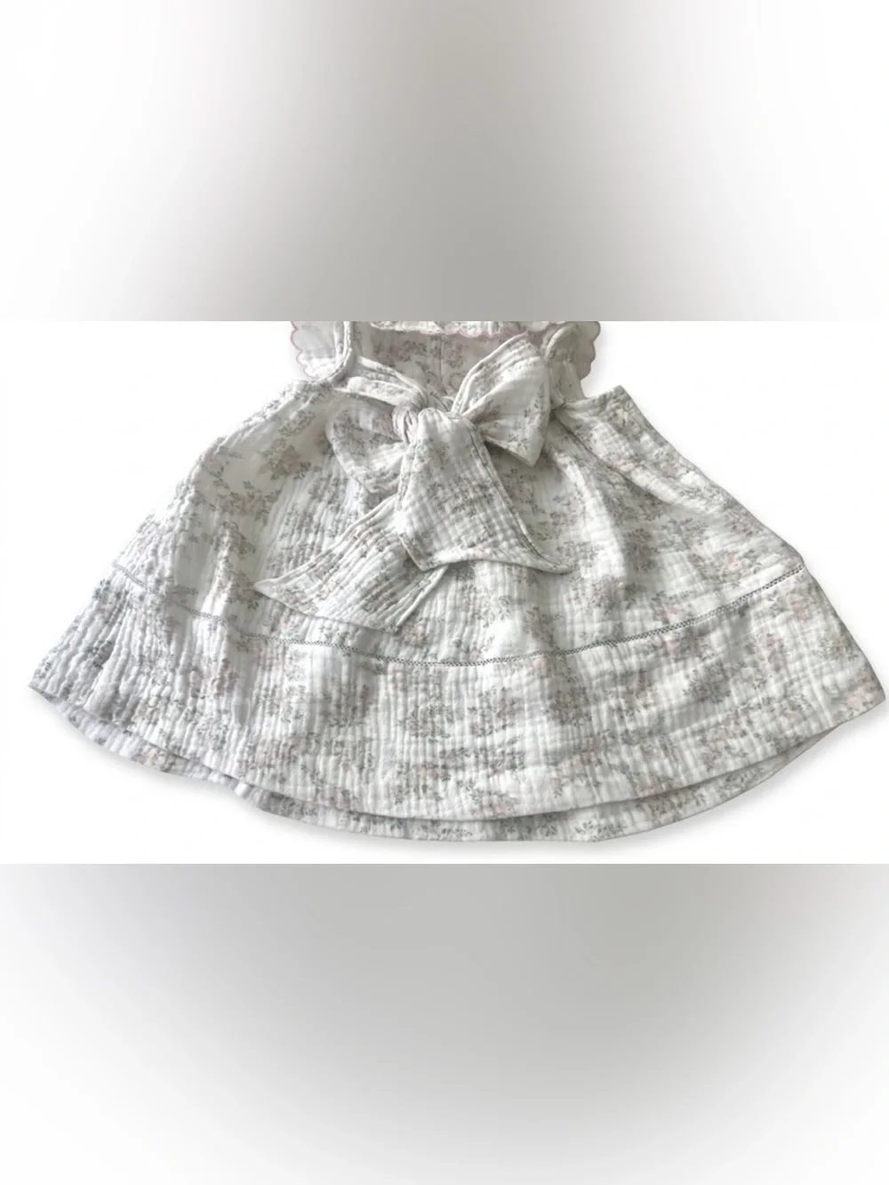 Sophie & Lucas girl's floral dress with ties at the back.  Size 3M.